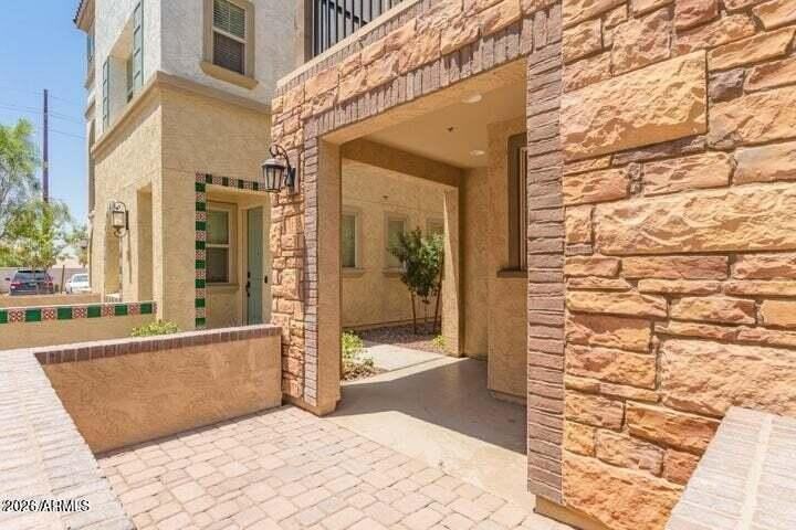 1635 E Dogwood Ln - Photo 4 of 36