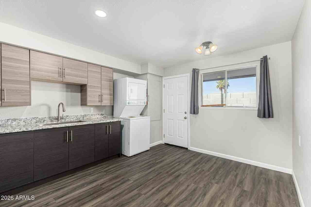 803 N Park Ave #803 - Photo 7 of 27