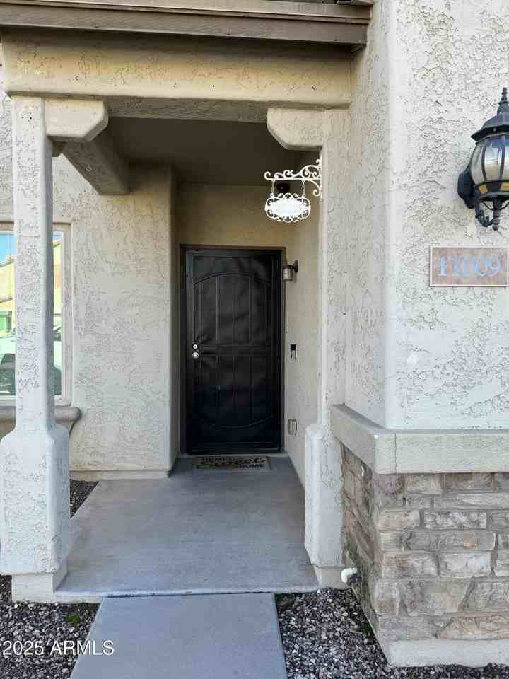 11009 E Sutter Ave - Photo 2 of 32