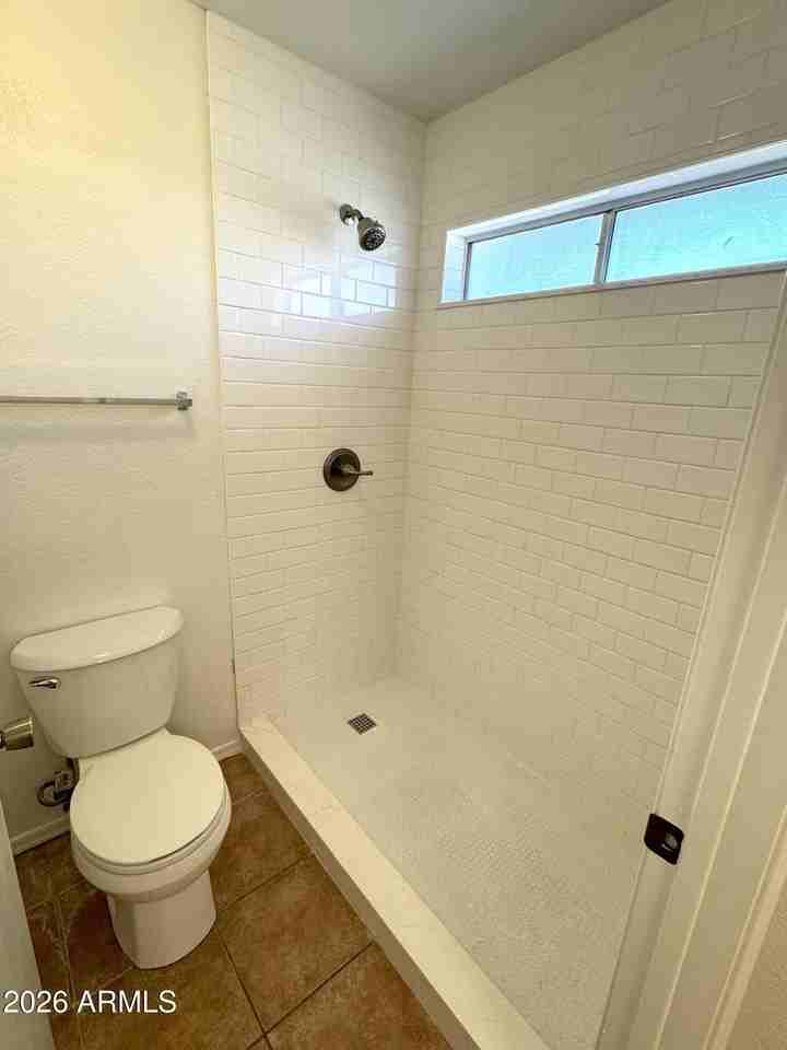2467 W Park Ave - Photo 3 of 8