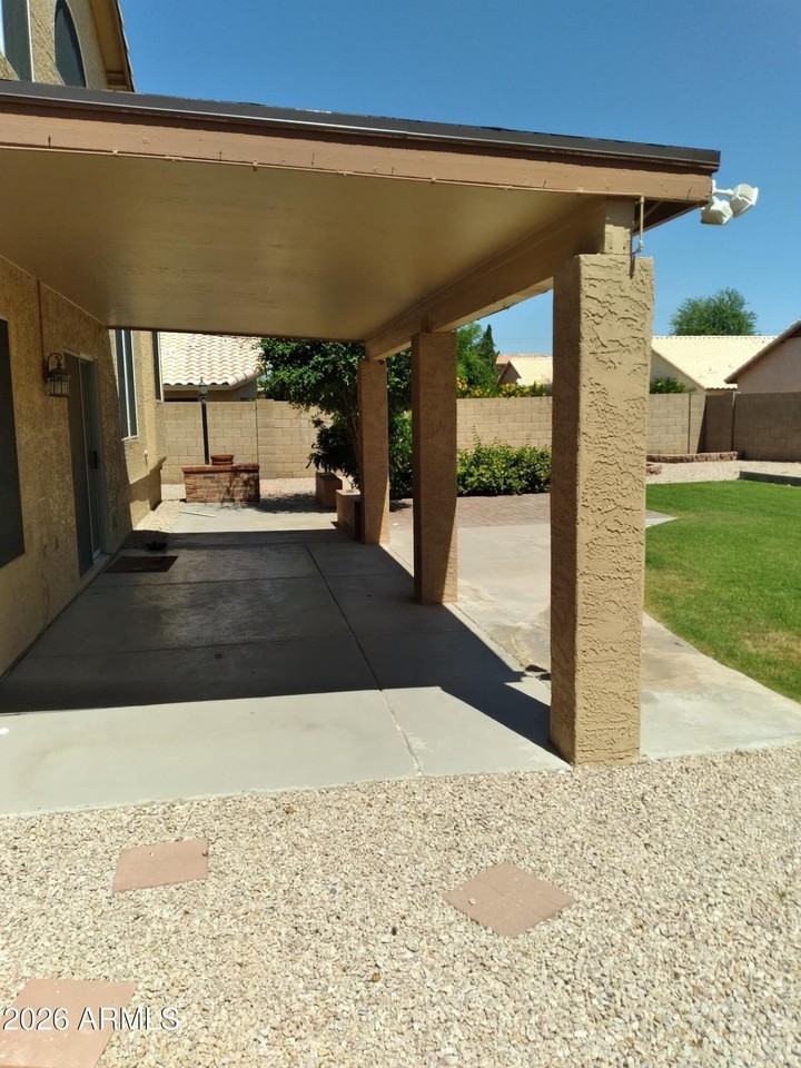 1167 W Lisa Ln - Photo 3 of 42