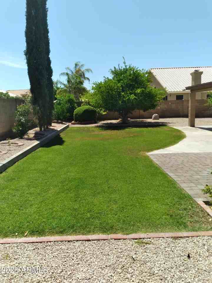 1167 W Lisa Ln - Photo 4 of 42