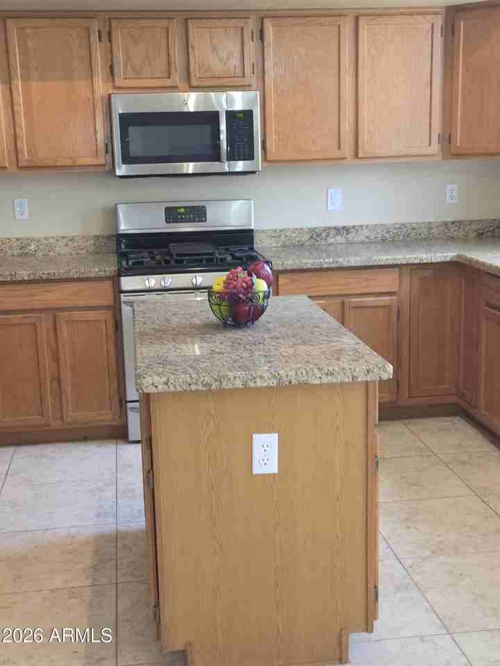 1167 W Lisa Ln - Photo 5 of 42