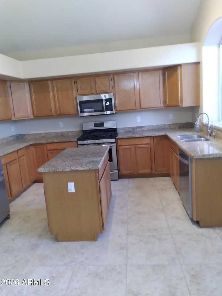 1167 W Lisa Ln - Photo 6 of 42