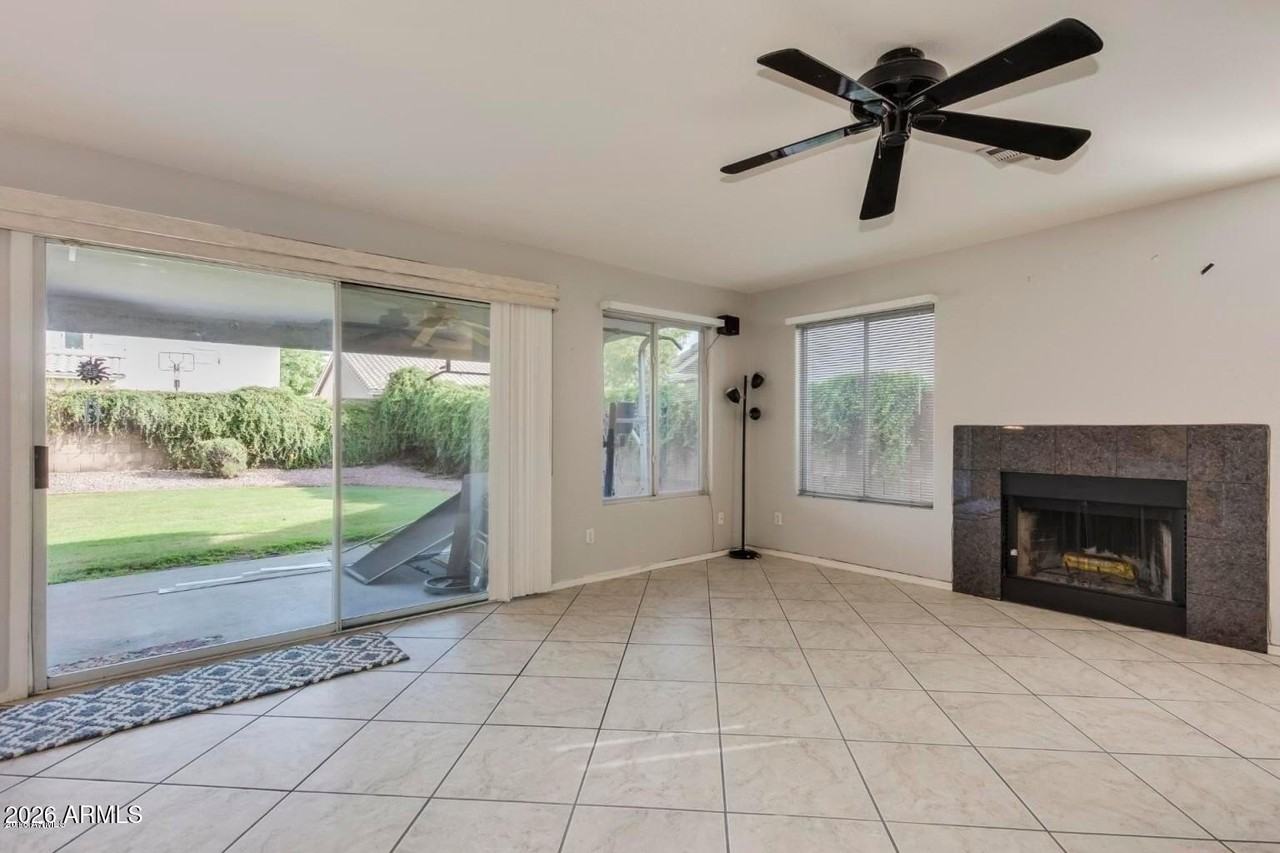 1312 W Libby St - Photo 6 of 17