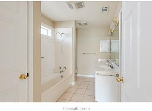 239 Stuttgart Cir - Photo 5 of 13