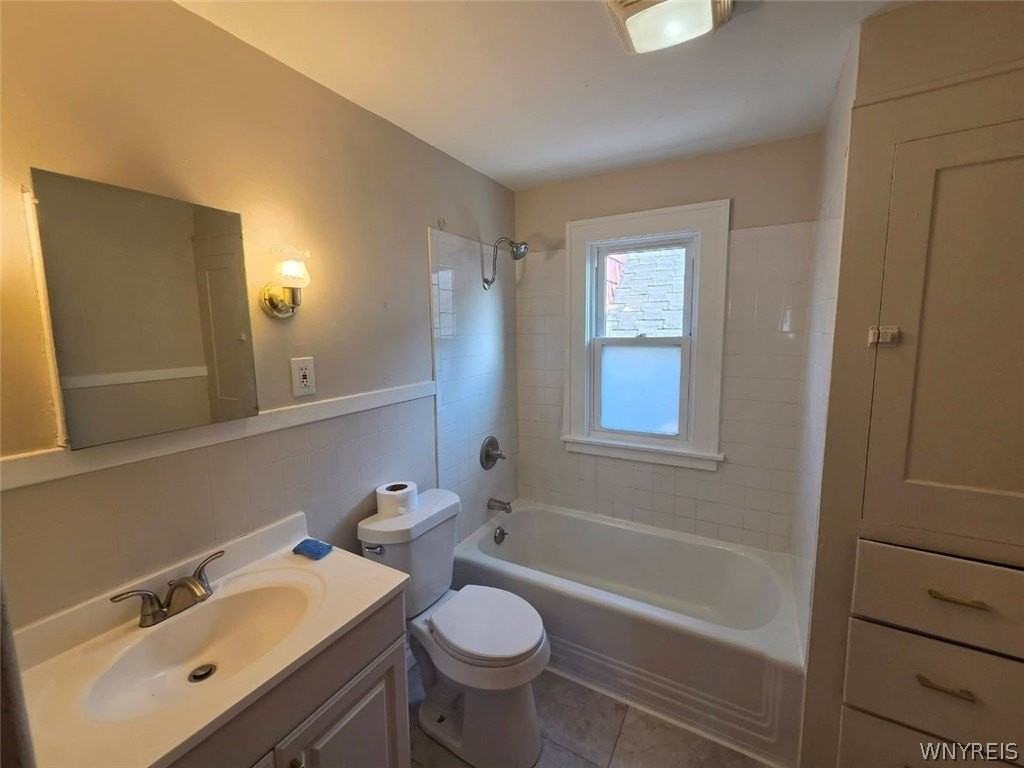 490 S Ogden St #W - Photo 4 of 9