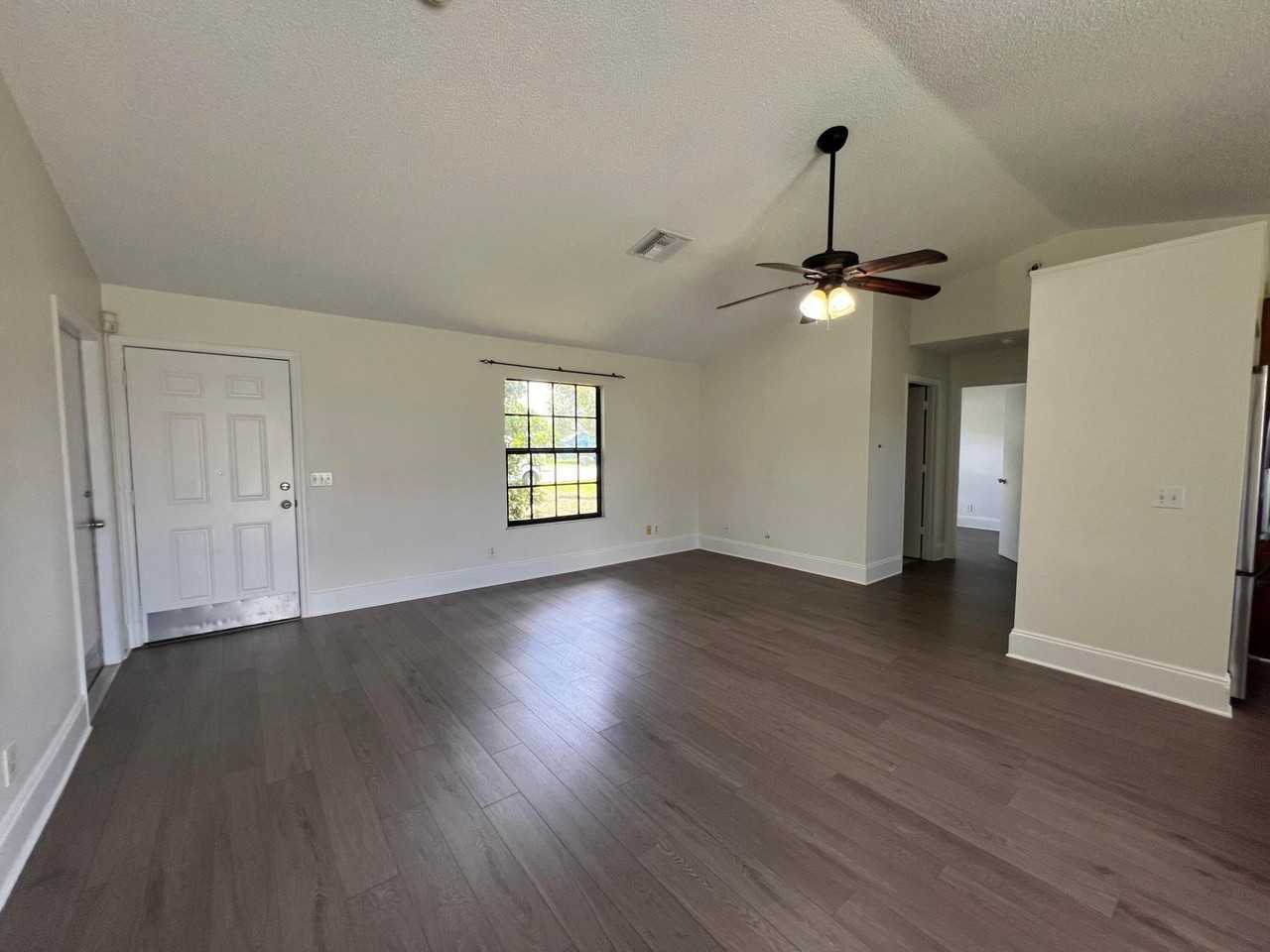 720 3rd St Sw - Photo 2 of 10