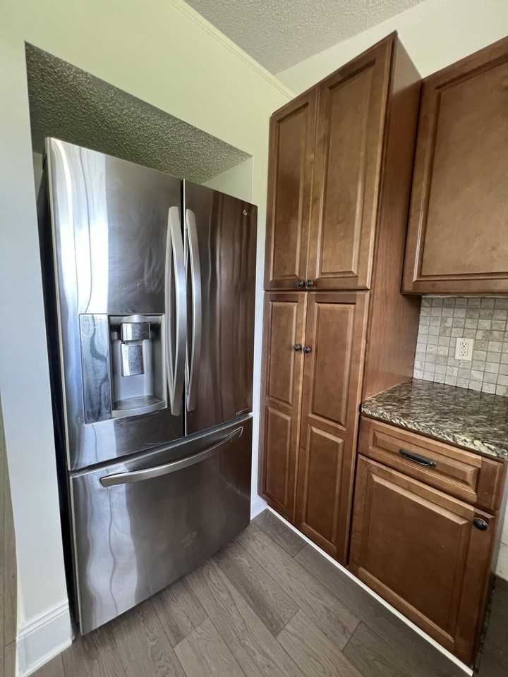 720 3rd St Sw - Photo 4 of 10