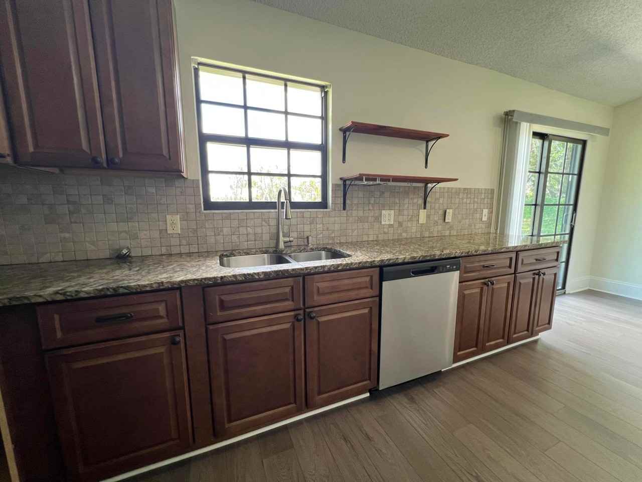 720 3rd St Sw - Photo 5 of 10