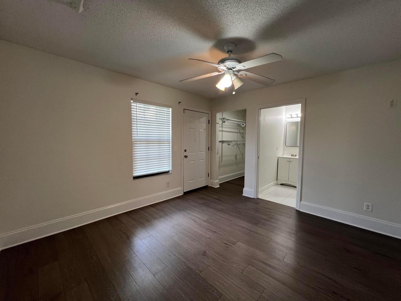720 3rd St Sw - Photo 6 of 10
