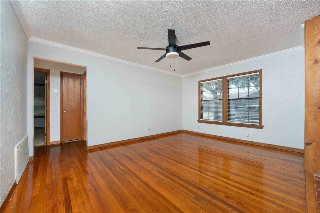1050 Dorthy Dr - Photo 5 of 18