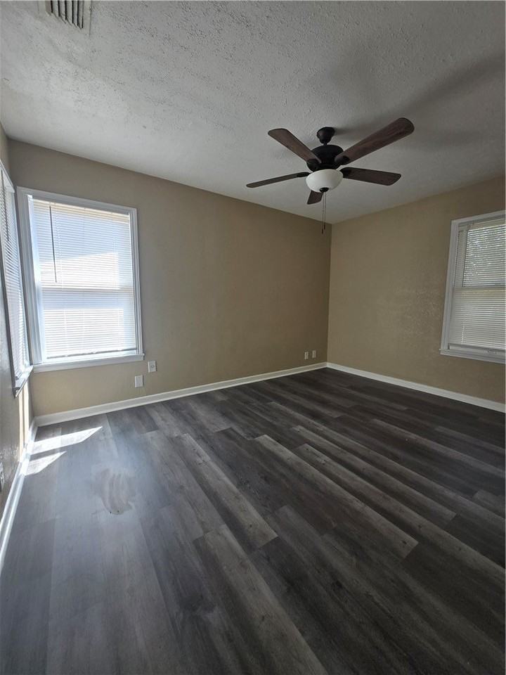 1122 Rickey Dr - Photo 5 of 15