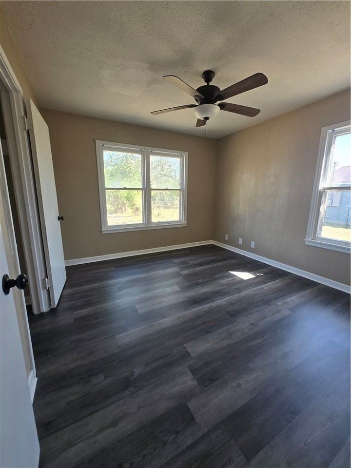 1122 Rickey Dr - Photo 6 of 15