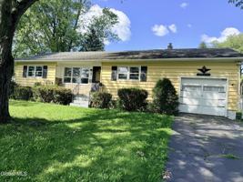 featured image of 5 Blue Creek Ln