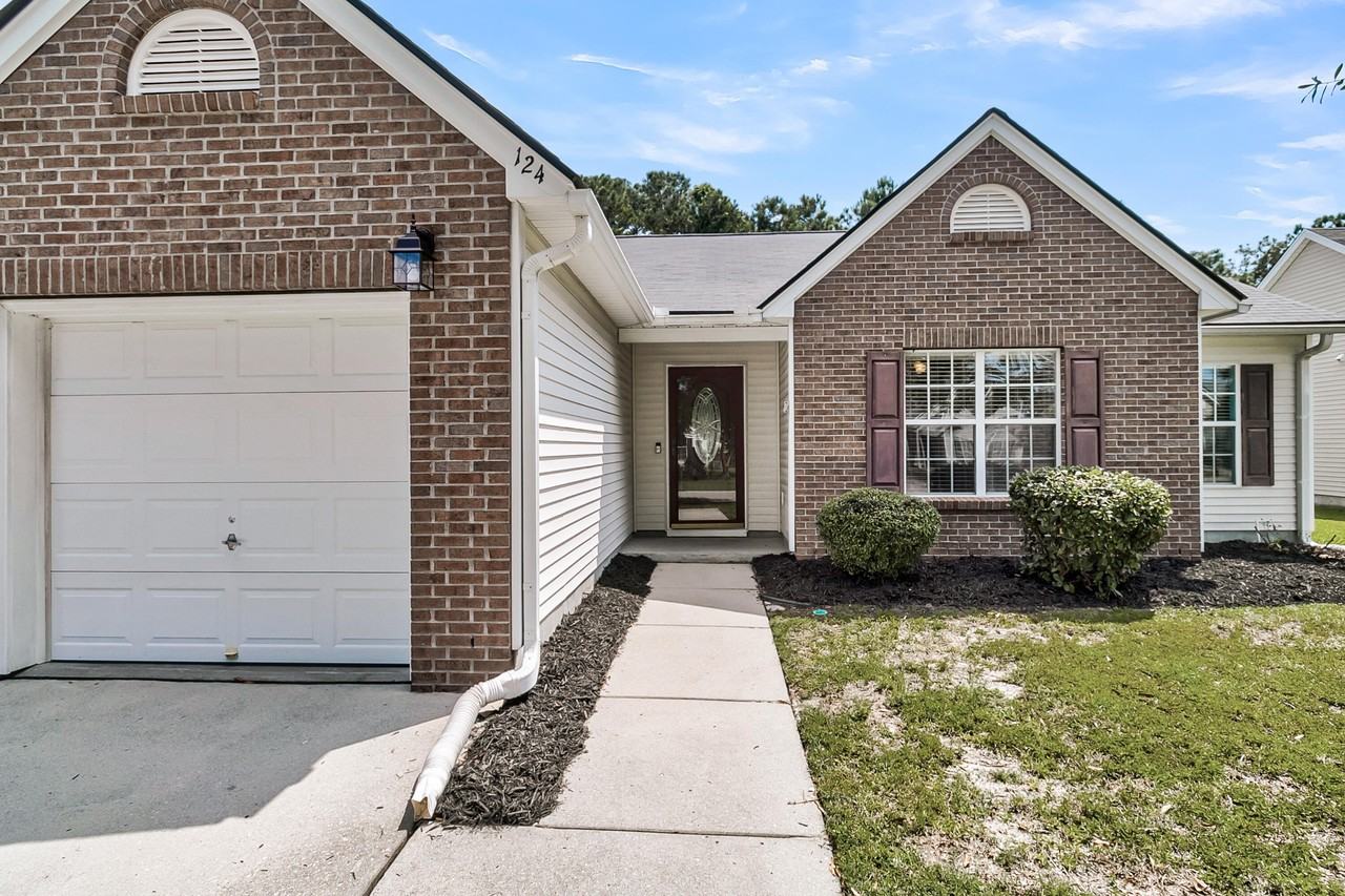 124 Dovetail Cir - Photo 2 of 50