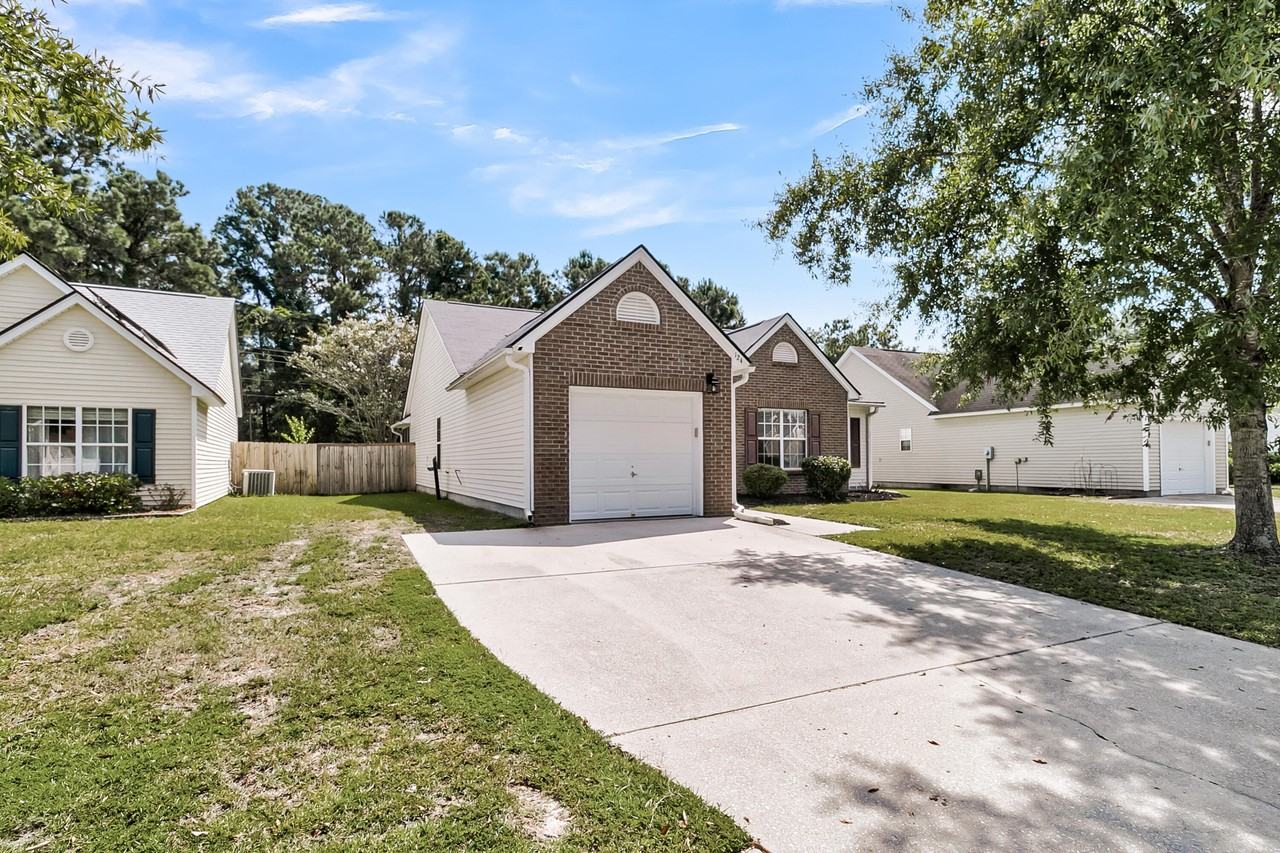 124 Dovetail Cir - Photo 3 of 50