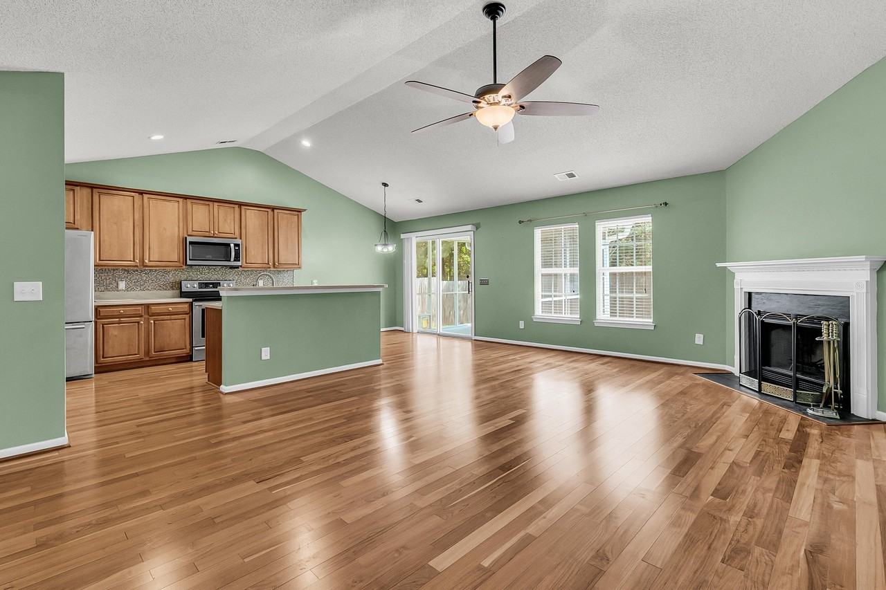 124 Dovetail Cir - Photo 7 of 50