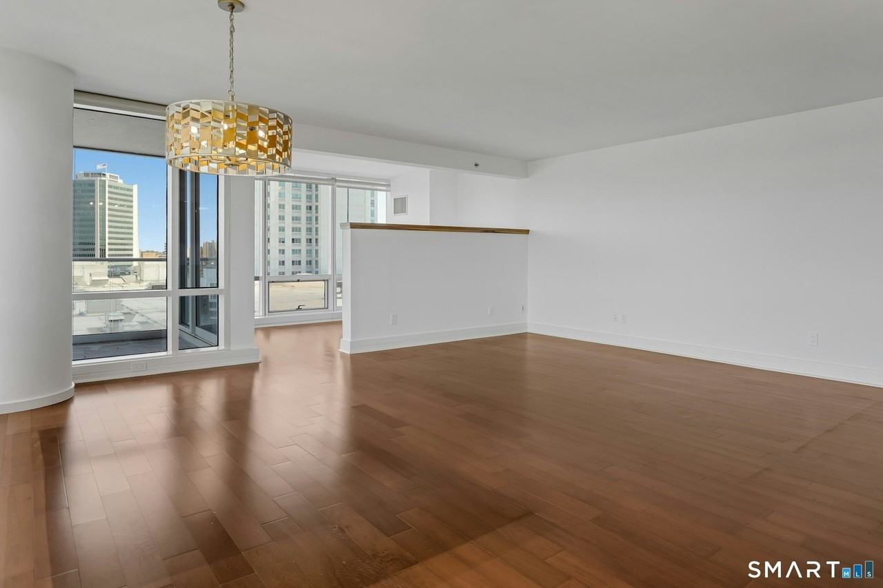 1 Broad St #11E - Photo 5 of 32