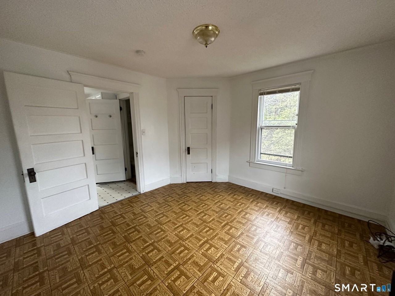 22 Donahue Pl - Photo 4 of 8