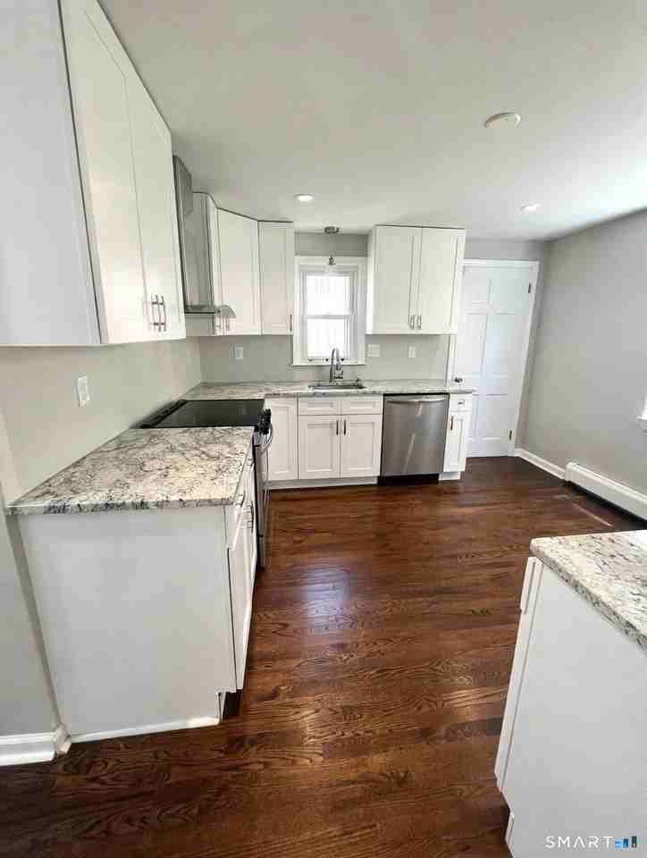 236 Goldenrod Ave - Photo 5 of 21
