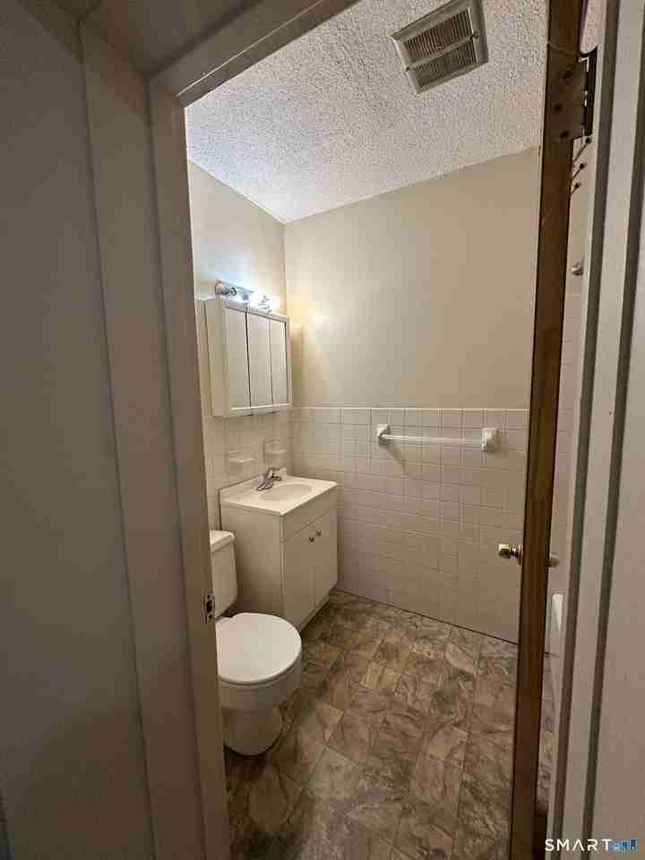 1660 E Main St #1B - Photo 5 of 26