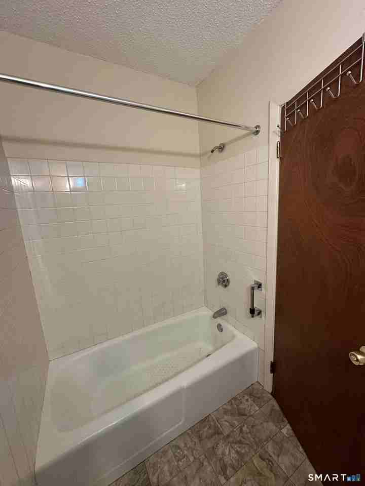 1660 E Main St #1B - Photo 6 of 26