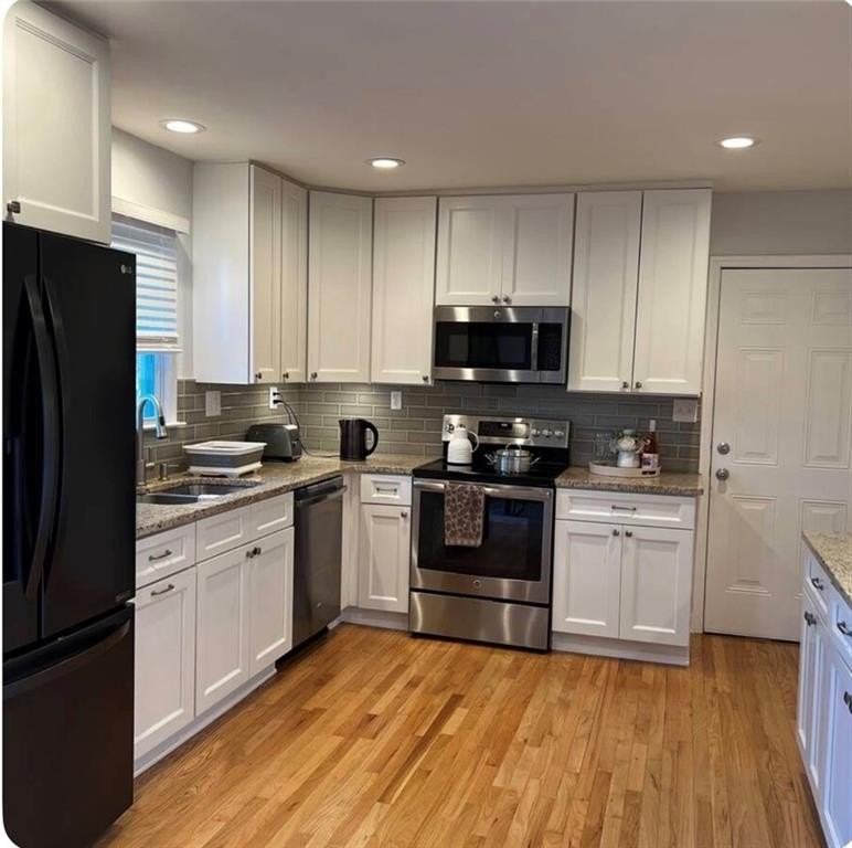 1590 Woodcreek Dr - Photo 6 of 15