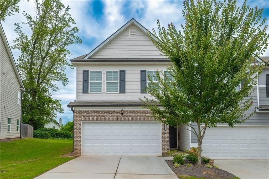 2205 Apollo Pl - Photo 2 of 28