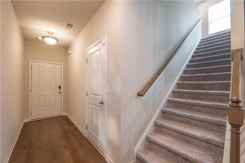 2205 Apollo Pl - Photo 4 of 28