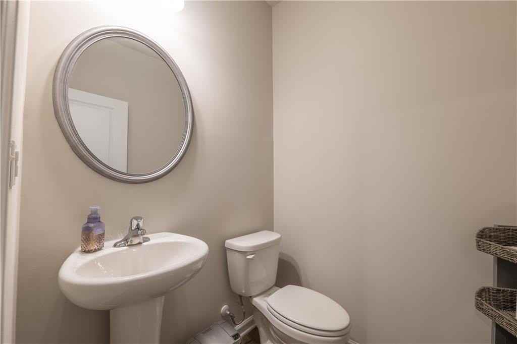 2205 Apollo Pl - Photo 5 of 28