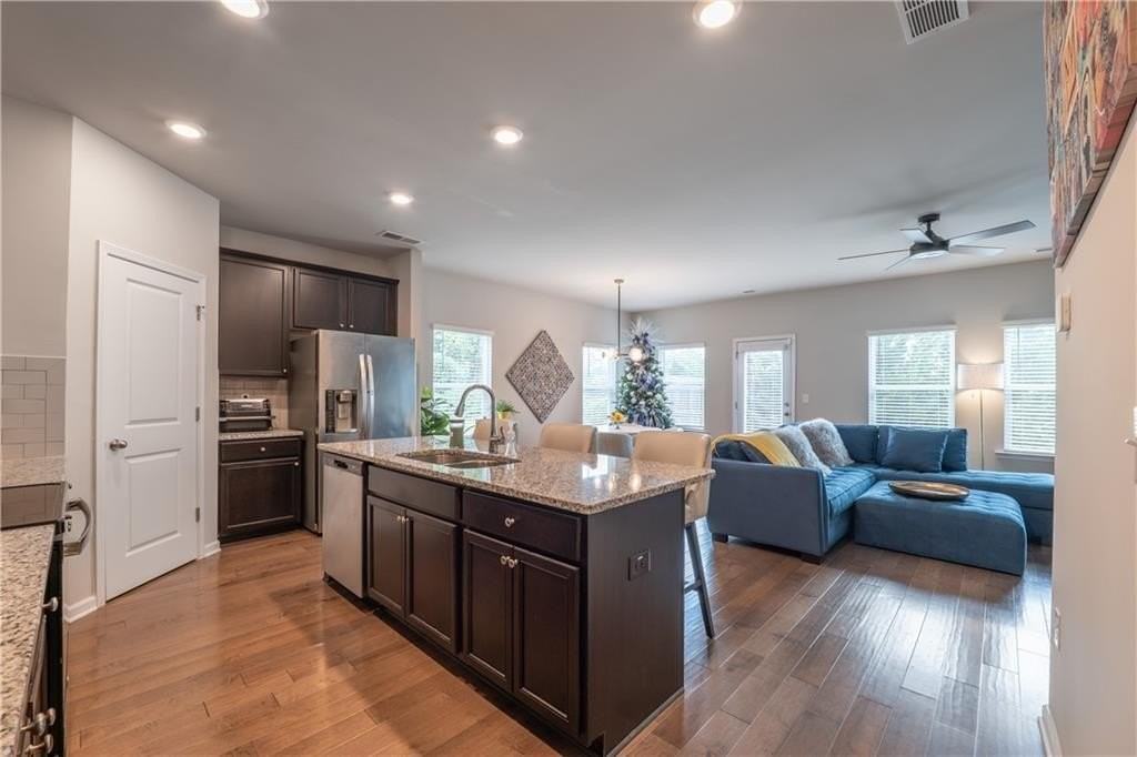 2205 Apollo Pl - Photo 6 of 28