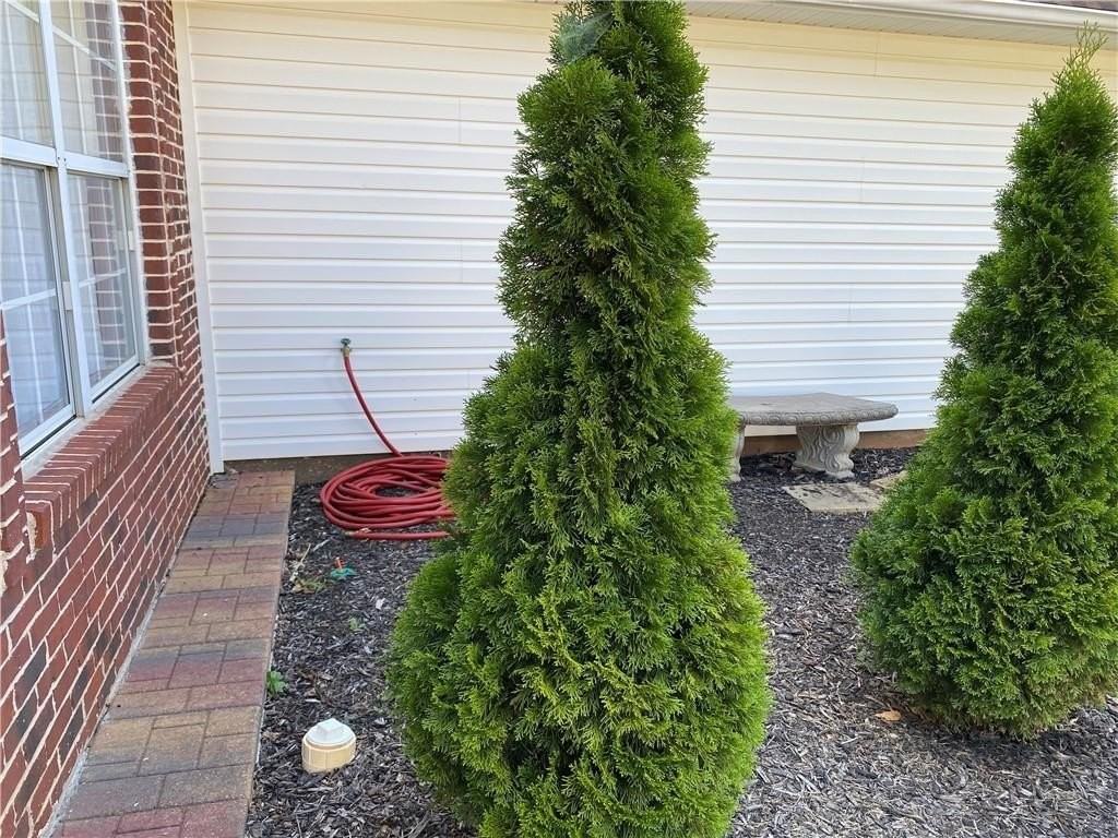 900 Harbins View Dr - Photo 2 of 31