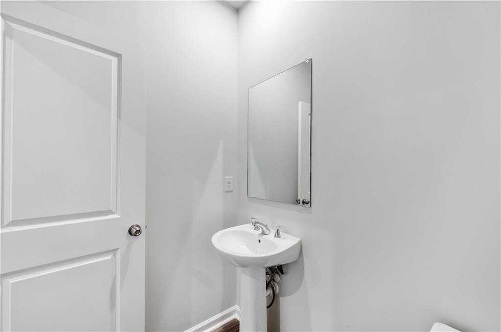 909 Colton Dr - Photo 3 of 19