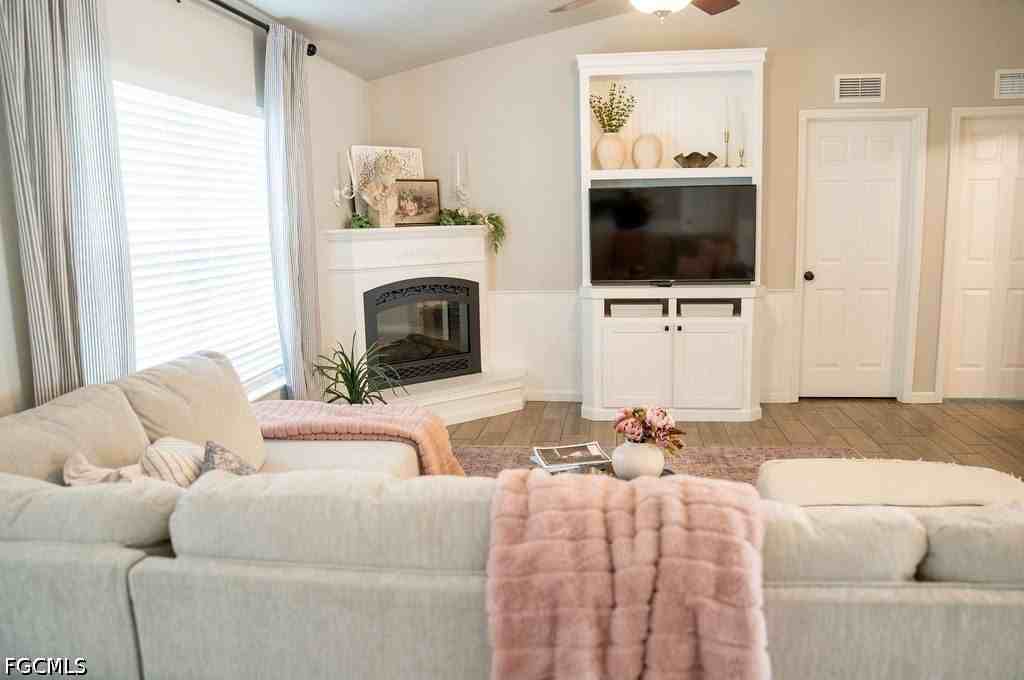 6069 Lacota Ave - Photo 2 of 26