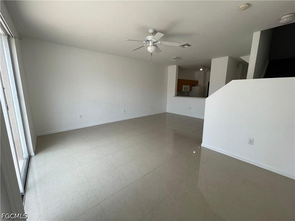 3637 Pine Oak Cir #105 - Photo 4 of 20
