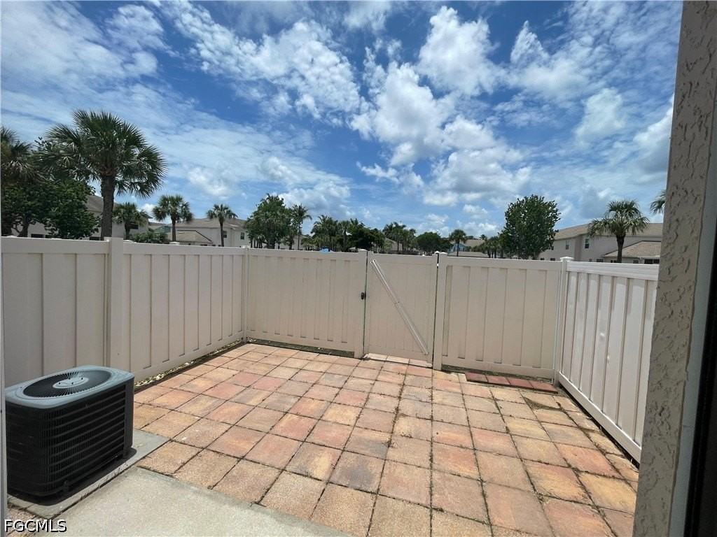 3637 Pine Oak Cir #105 - Photo 6 of 20
