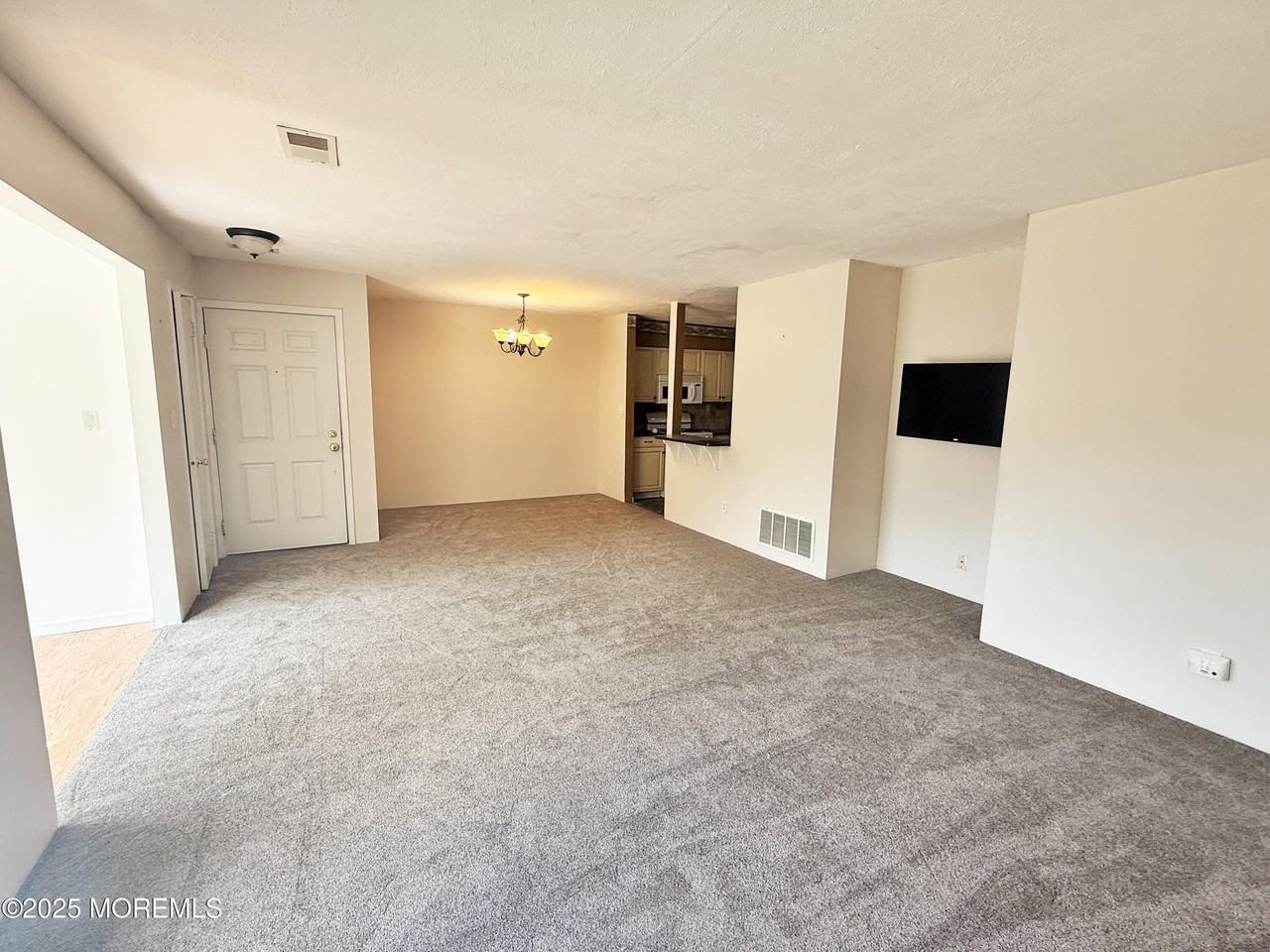 55 Frontier Way - Photo 4 of 17