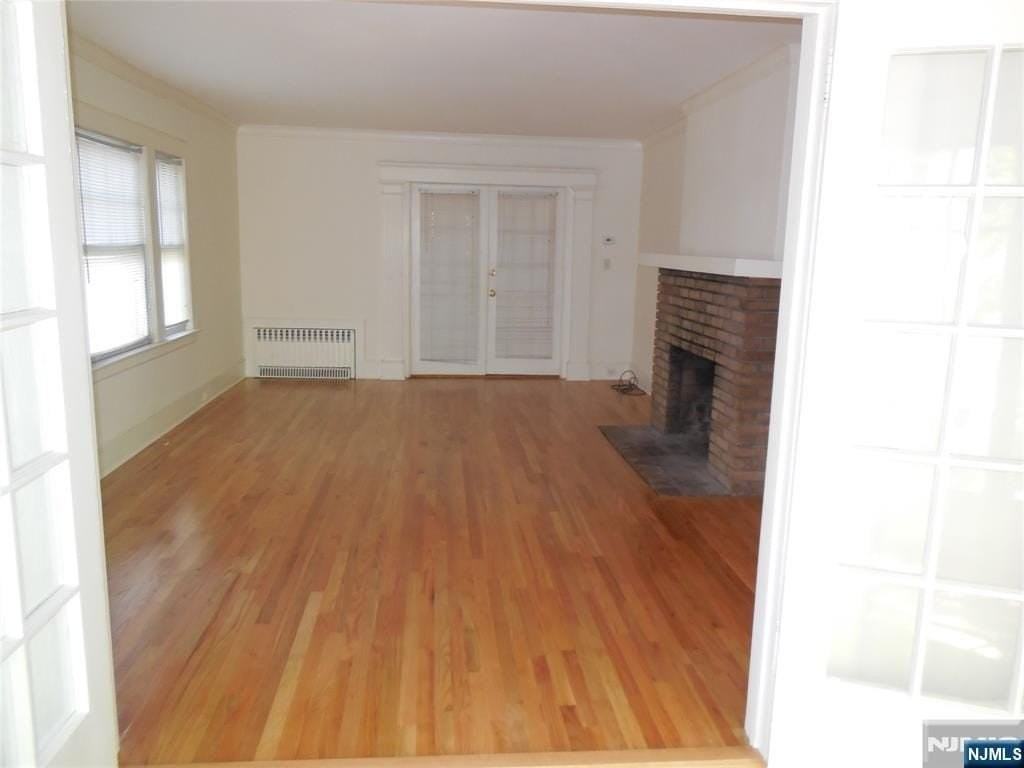 373 Claremont Ave - Photo 4 of 33