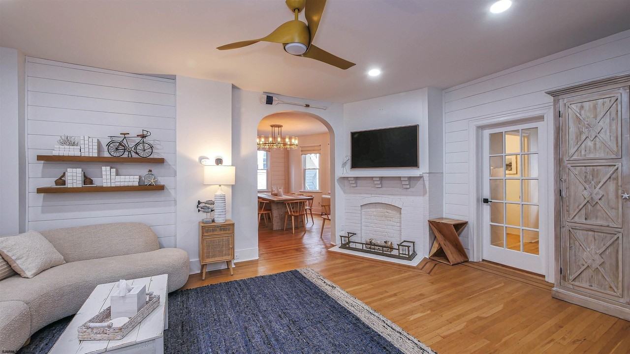 21 S Vassar Sq - Photo 4 of 42