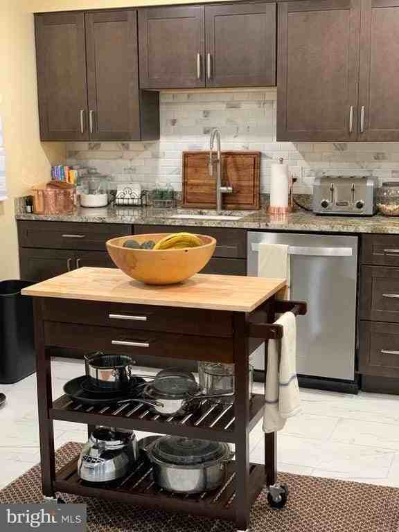 20 Oakley Ct - Photo 6 of 9