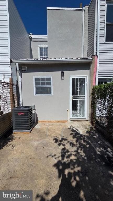 1810 E Albert St - Photo 5 of 15