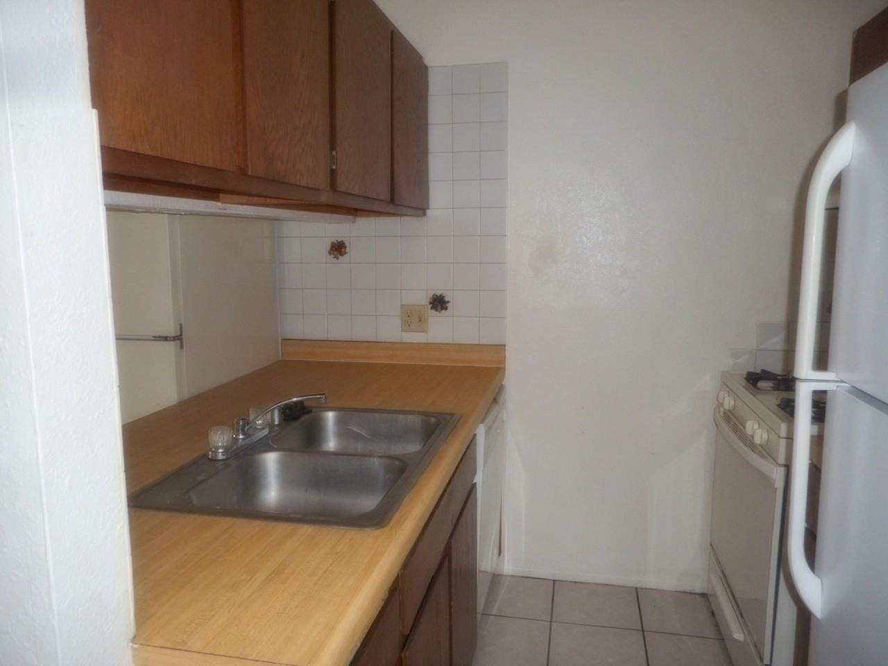 618 White Cliffs Dr #A - Photo 6 of 10