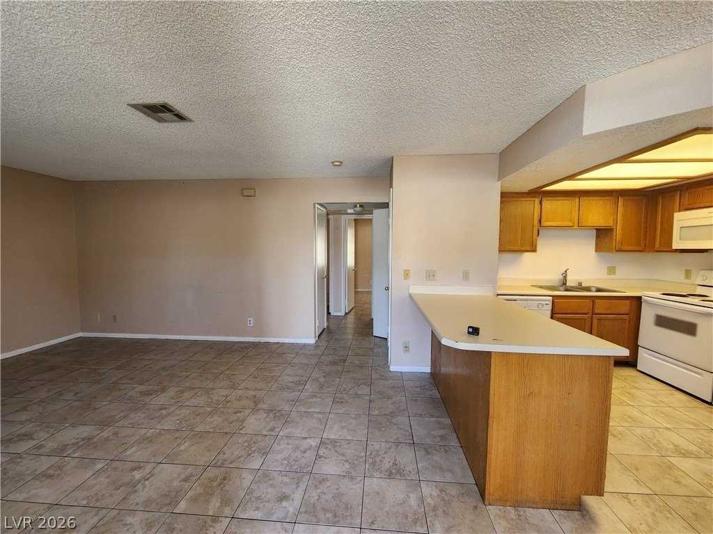 1412 Oak Rock Dr #102 - Photo 4 of 30