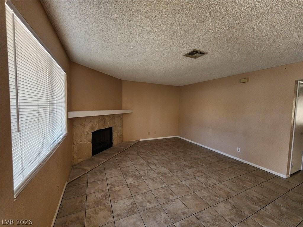 1412 Oak Rock Dr #102 - Photo 5 of 30