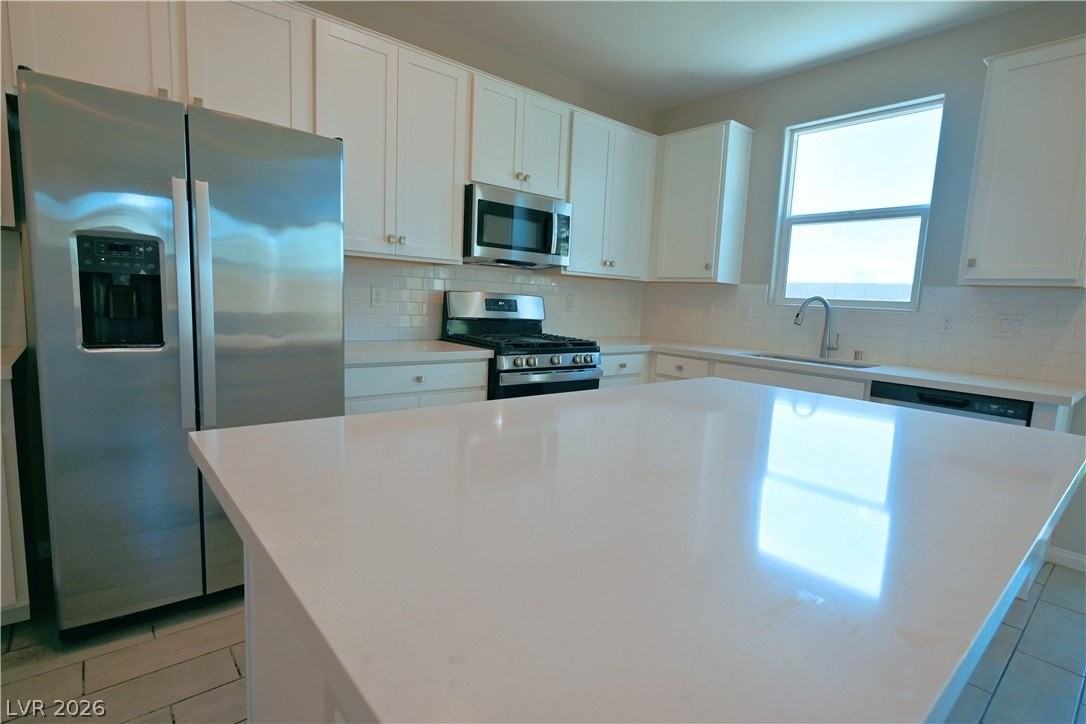 10205 Starlit Canyon Ct - Photo 6 of 34