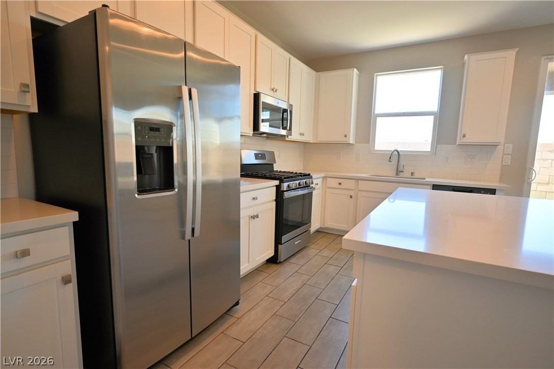 10205 Starlit Canyon Ct - Photo 7 of 34