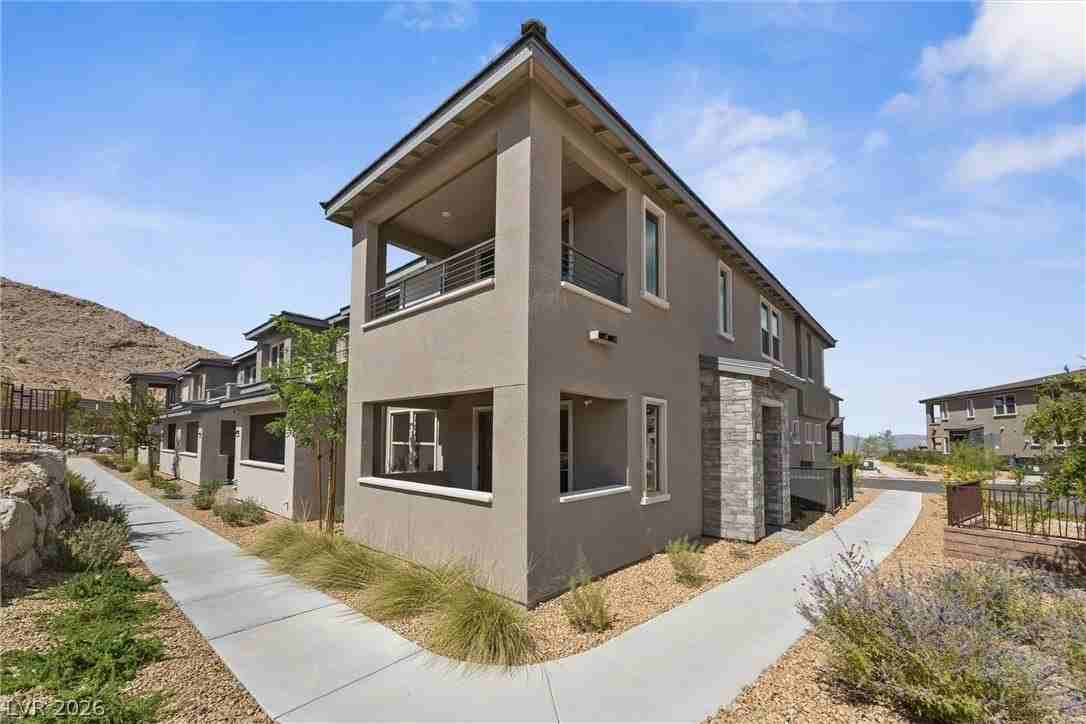 11467 Contour Ave - Photo 3 of 35