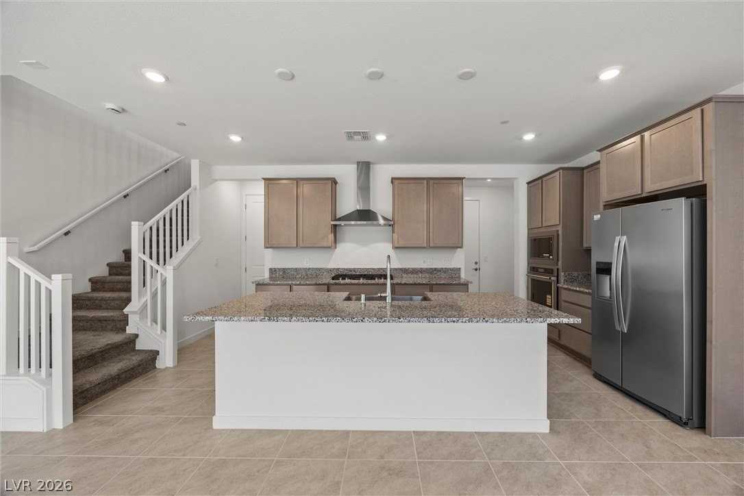 11467 Contour Ave - Photo 5 of 35