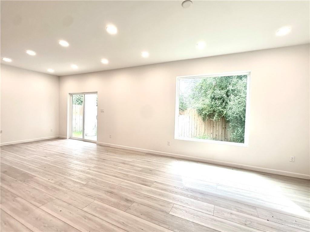 2711 Harmony St - Photo 4 of 15
